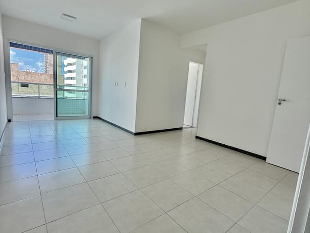 Apartamento 3 quartos e 2 banheiros, à venda, no bairro Atalaia em Aracaju