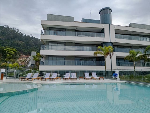 Apartamento 3 quartos e 4 banheiros, à venda, no bairro Cacupé em Florianópolis