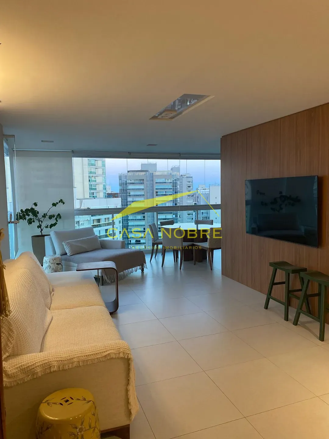 Apartamento, 3 quartos, 127 m² - Foto 2