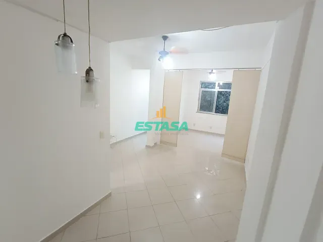 Apartamento 1 quarto e 1 banheiro, para alugar, no bairro Glória em Rio de Janeiro