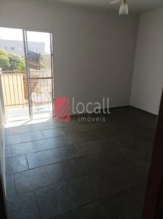Apartamento com 3 quartos à venda, 80m² — foto 2 de 17