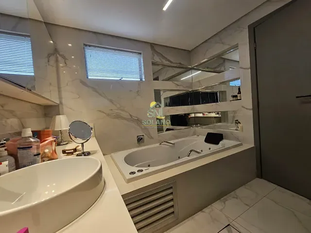 Apartamento 5 quartos e 5 banheiros, à venda, no bairro Nova Suiça em Goiânia