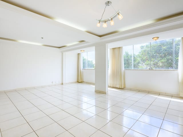 Apartamento 4 quartos e 4 banheiros, à venda, no bairro Asa Norte em Brasília