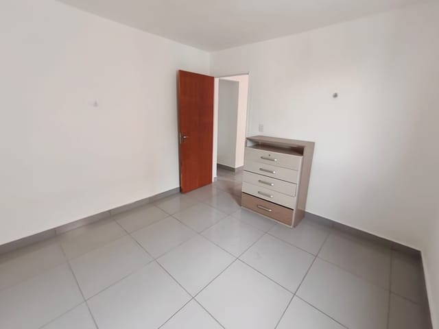 Apartamento 2 quartos e 1 banheiro, à venda, no bairro Vila Lavínia em Mogi das Cruzes