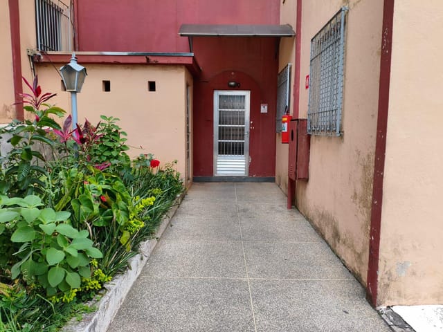 Apartamento 2 quartos e 1 banheiro, à venda, no bairro Vila Lavínia em Mogi das Cruzes