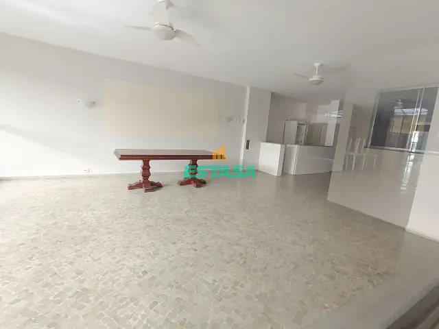 Apartamento 2 quartos e 2 banheiros, para alugar, no bairro Botafogo em Rio de Janeiro