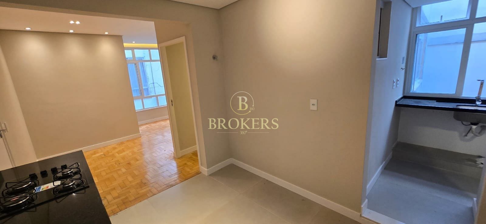 Apartamento à venda, Rua Nascimento Silva - Ipanema. 2 quartos sendo 1 suíte, totalmente modernizado. 70 m². 1 vaga na escritura.