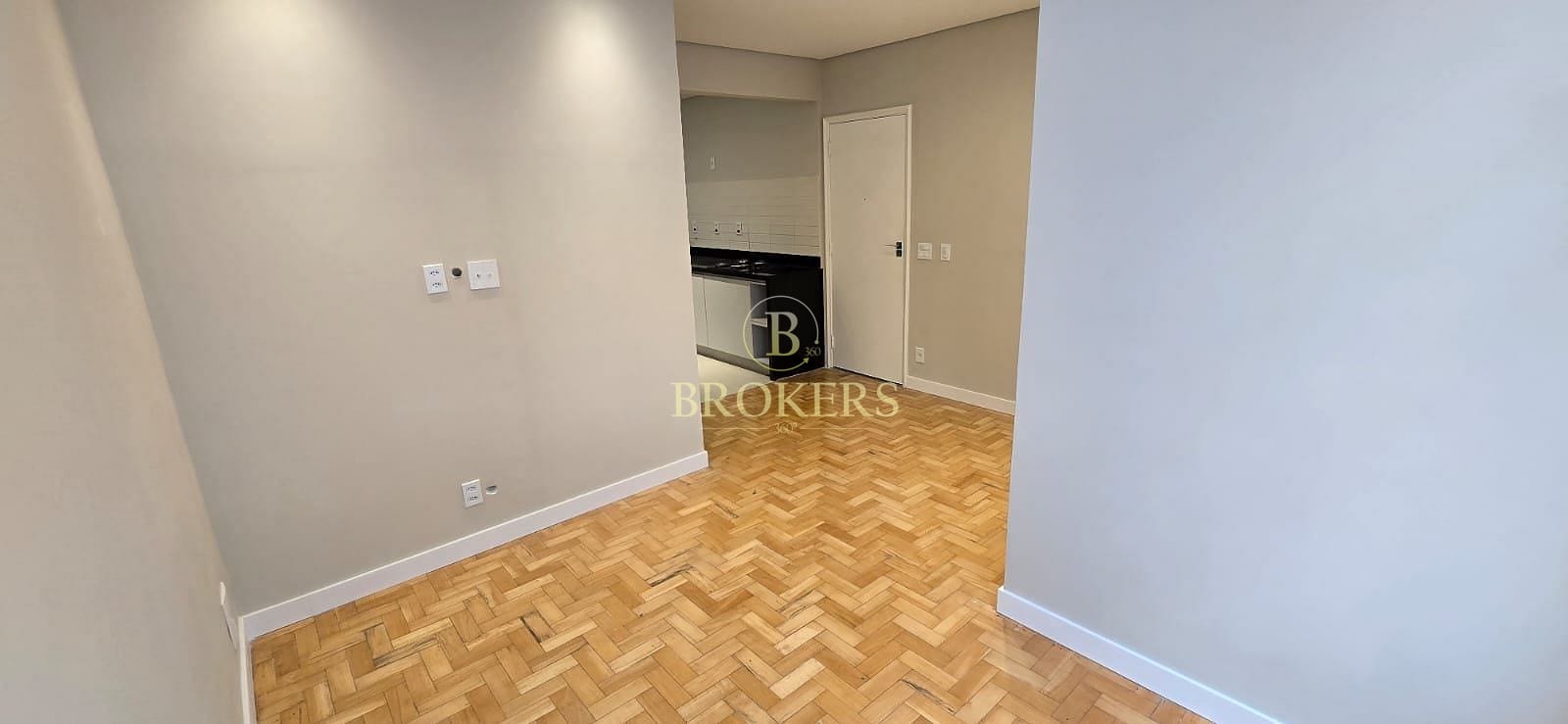 Apartamento à venda, Rua Nascimento Silva - Ipanema. 2 quartos sendo 1 suíte, totalmente modernizado. 70 m². 1 vaga na escritura.