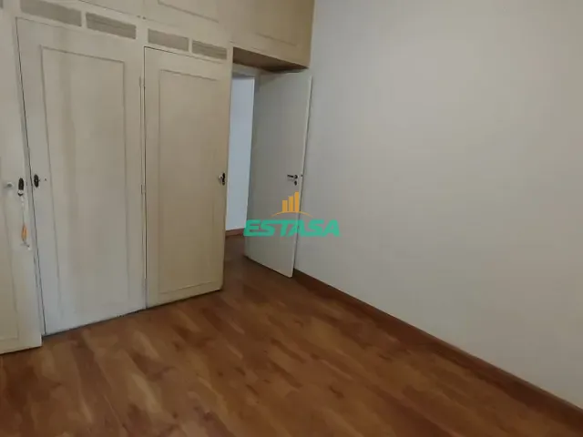 Apartamento 2 quartos e 2 banheiros, para alugar, no bairro Laranjeiras em Rio de Janeiro