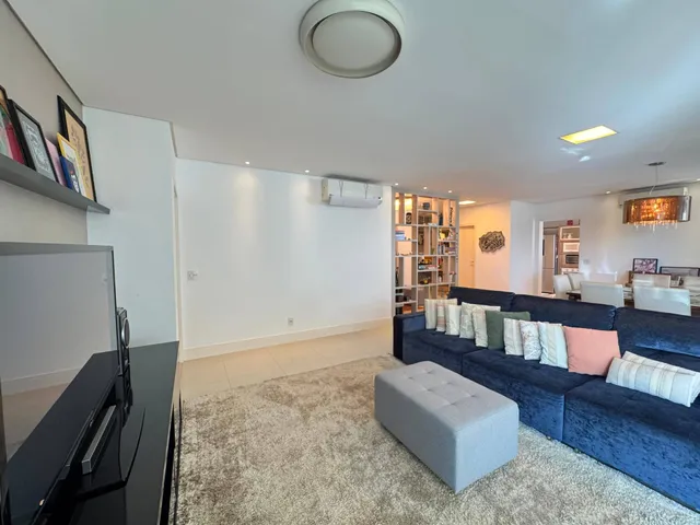 Apartamento com 10m² 3 quartos e 4 banheiros, à venda, no bairro Gleba Fazenda Palhano em Londrina