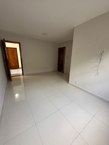 Apartamento 2 quartos e 1 banheiro, à venda, no bairro Jardim Santo André em Santo André