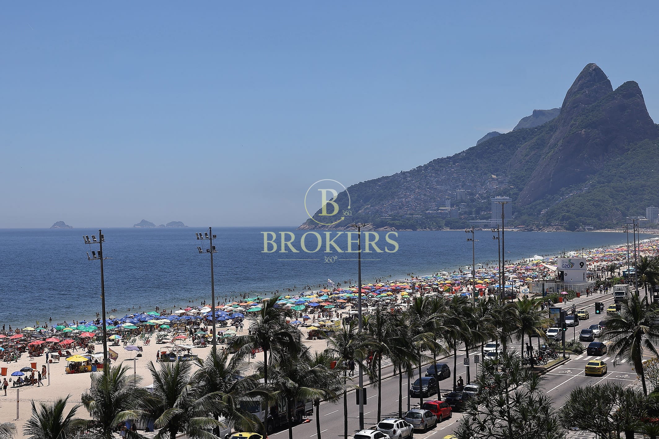 Apartamento à venda, Avenida Vieira Souto - Ipanema. Varanda com vista mar, varanda, salão, 3 quartos sendo 1 suíte master, 3 vagas na escritura. 320 m².