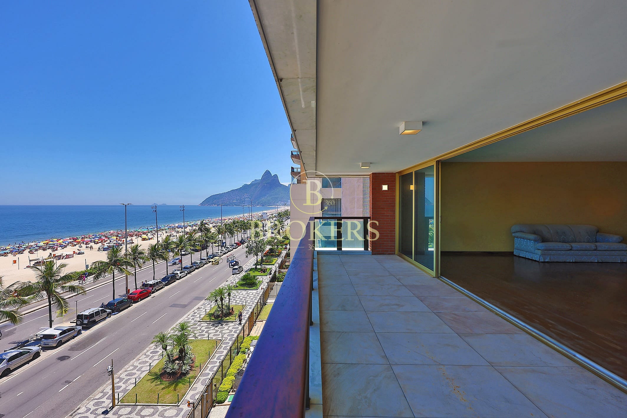 Apartamento à venda, Avenida Vieira Souto - Ipanema. Varanda com vista mar, varanda, salão, 3 quartos sendo 1 suíte master, 3 vagas na escritura. 320 m².