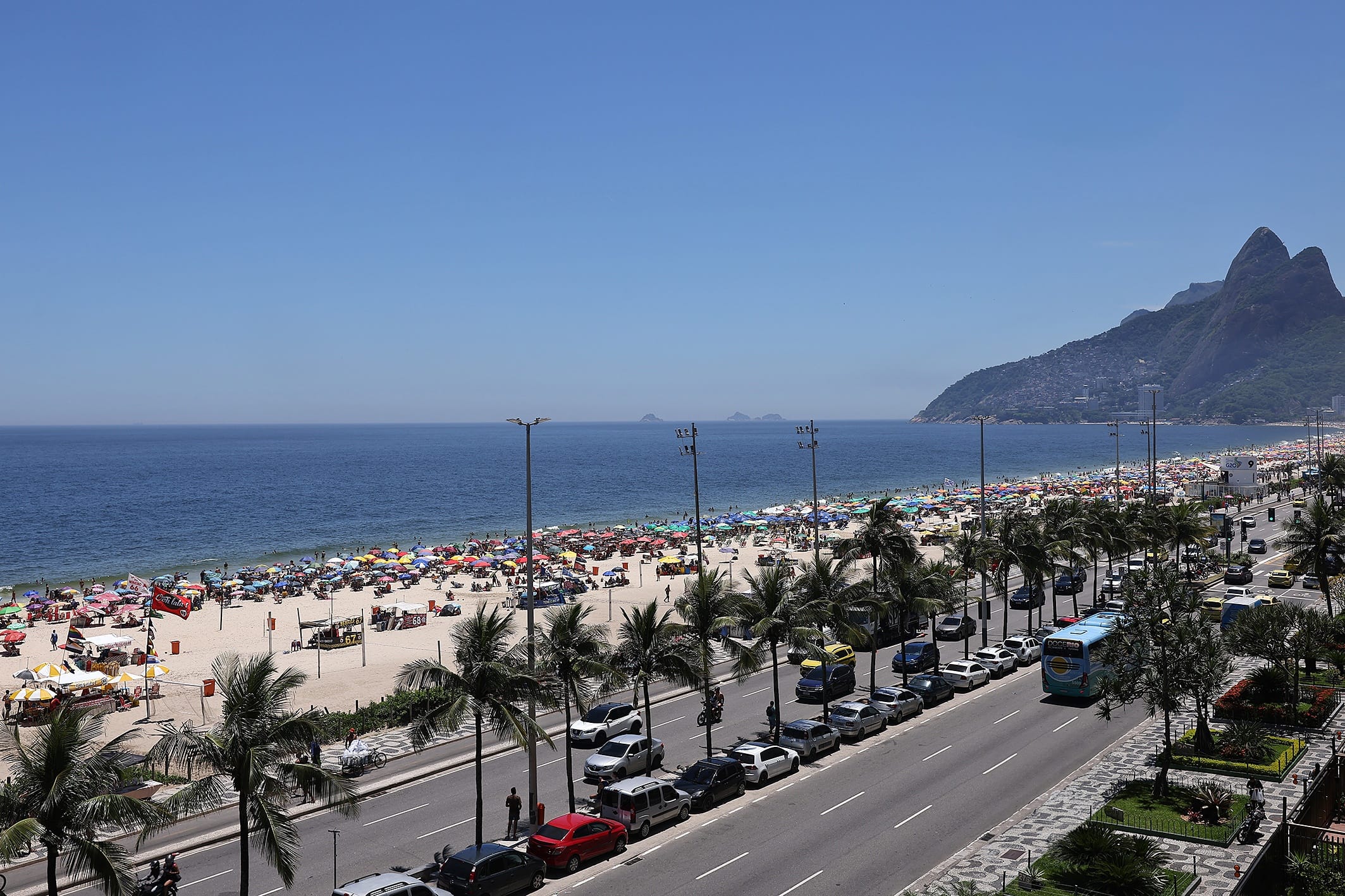 Apartamento à venda, Avenida Vieira Souto - Ipanema. Varanda com vista mar, varanda, salão, 3 quartos sendo 1 suíte master, 3 vagas na escritura. 320 m².