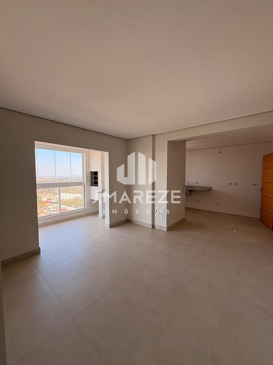 Apartamento à venda com 2 quartos, 83m² - Foto 3