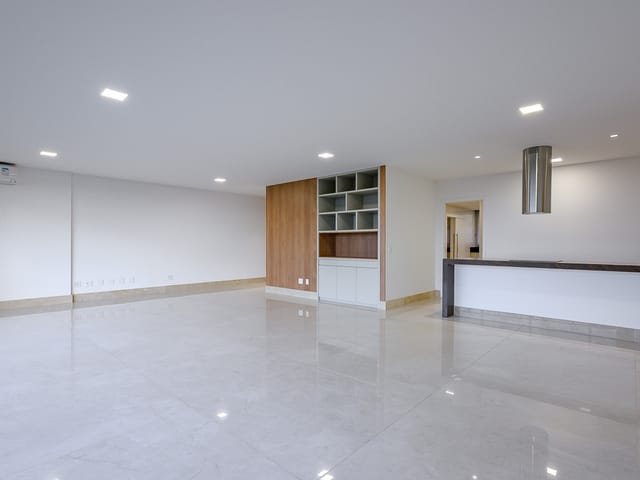 Apartamento 4 quartos e 6 banheiros, para alugar, no bairro Setor Sudoeste em Brasília