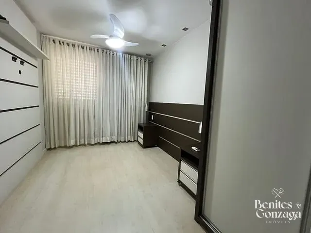 Apartamento 3 quartos e 2 banheiros, para alugar, no bairro Zona 08 em Maringá