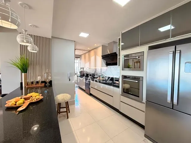 Apartamento com 226m² 3 quartos e 3 banheiros, à venda, no bairro Centro em Apucarana