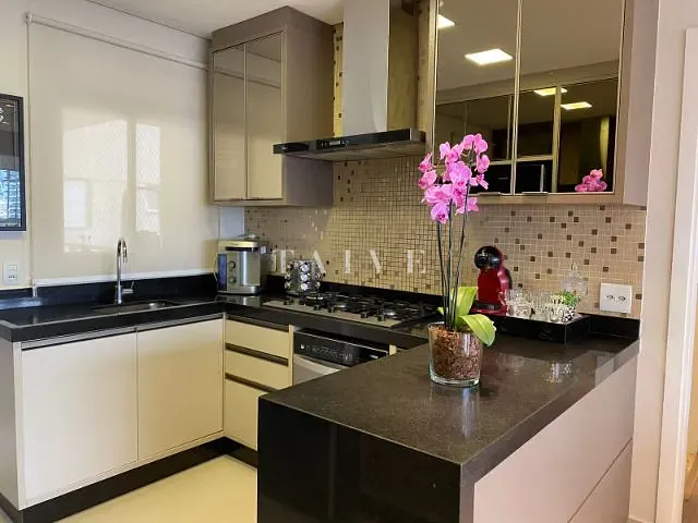Apartamento com 211m² 3 quartos e 3 banheiros, à venda, no bairro Santa Rosa em Londrina
