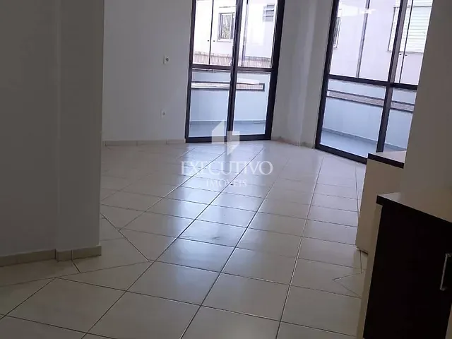 Apartamento com 203m² 3 quartos e 1 banheiro, à venda ou para alugar, no bairro Centro em Arroio Do Meio