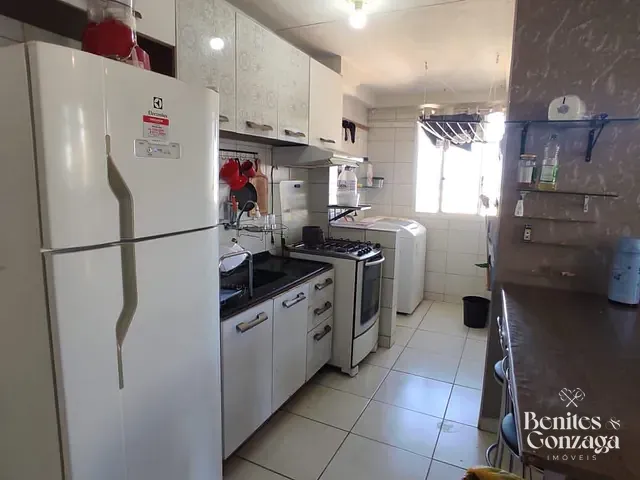 Apartamento 2 quartos e 1 banheiro, à venda, no bairro Parque Tarumã em Maringá