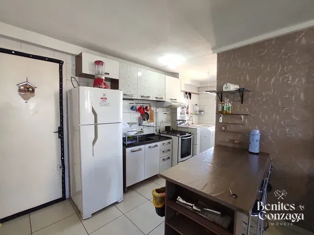Apartamento 2 quartos e 1 banheiro, à venda, no bairro Parque Tarumã em Maringá