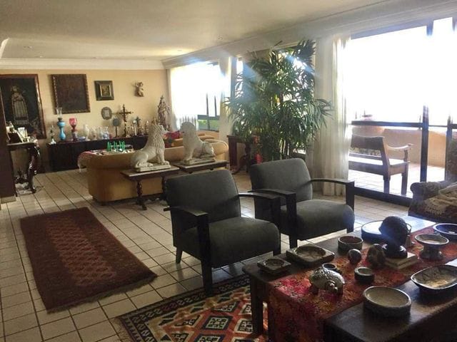 Foto do Apartamento - Edf. Jorge Martins com 270m², 4 dormitórios, sendo 2 suítes, 3 vagas cobertas, lazer completo, Graças, Recife, PE. | Tânia Macêdo Imóveis