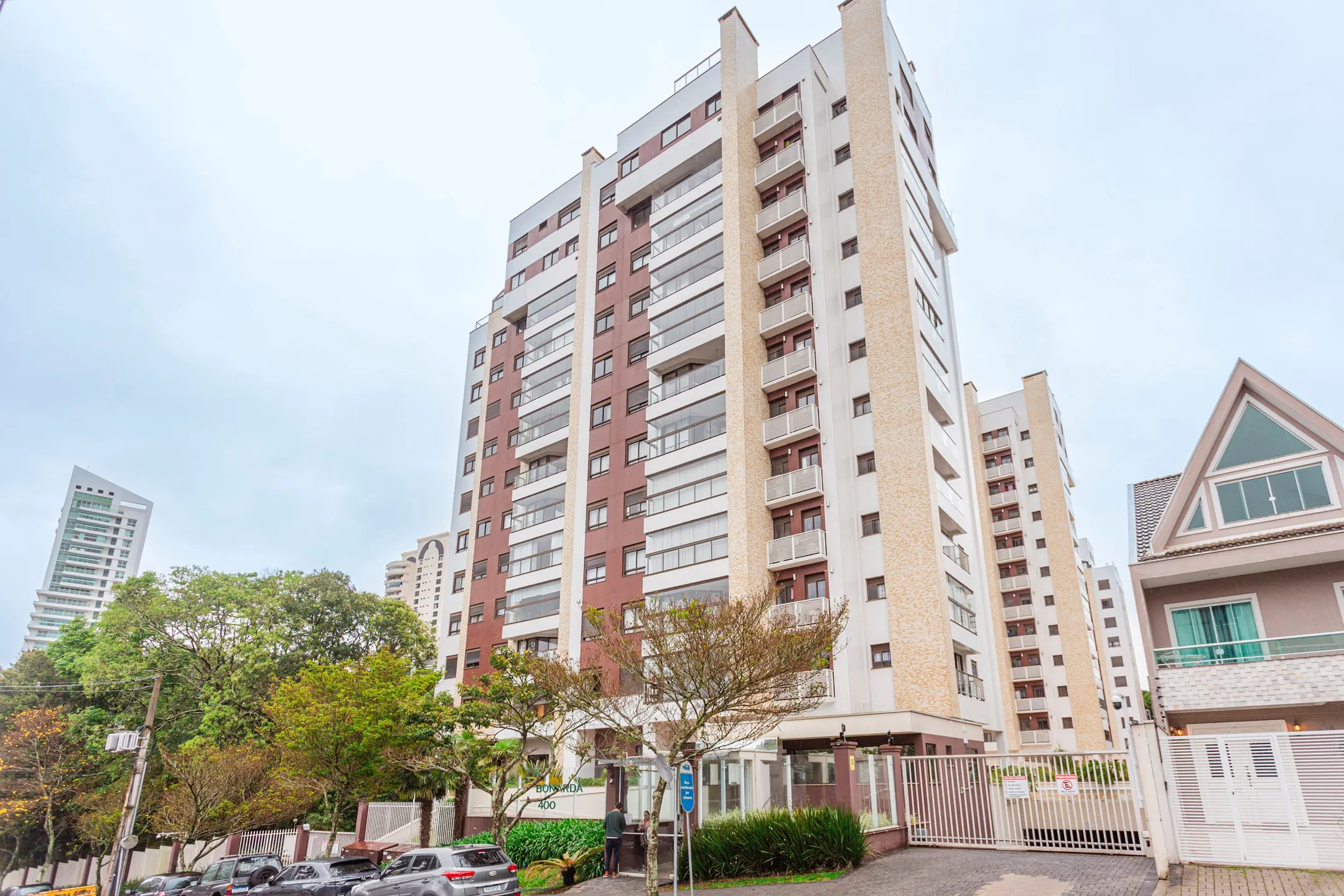 APARTAMENTO PRÓXIMO A RUA DO OUTONO
