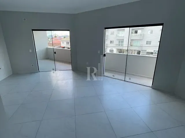 Apartamento 2 quartos e 2 banheiros, para alugar, no bairro Universitário em Tijucas