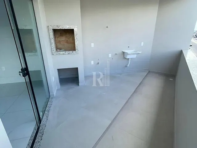 Apartamento 2 quartos e 2 banheiros, para alugar, no bairro Universitário em Tijucas