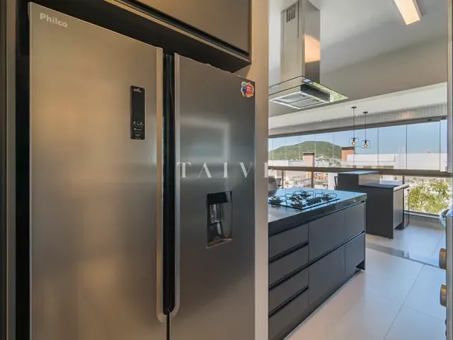 Apartamento 4 quartos e 4 banheiros, à venda, no bairro centro em Bombinhas