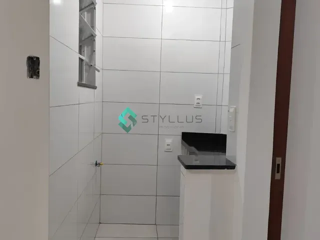 Apartamento 1 quarto e 1 banheiro, para alugar, no bairro Centro em Rio de Janeiro