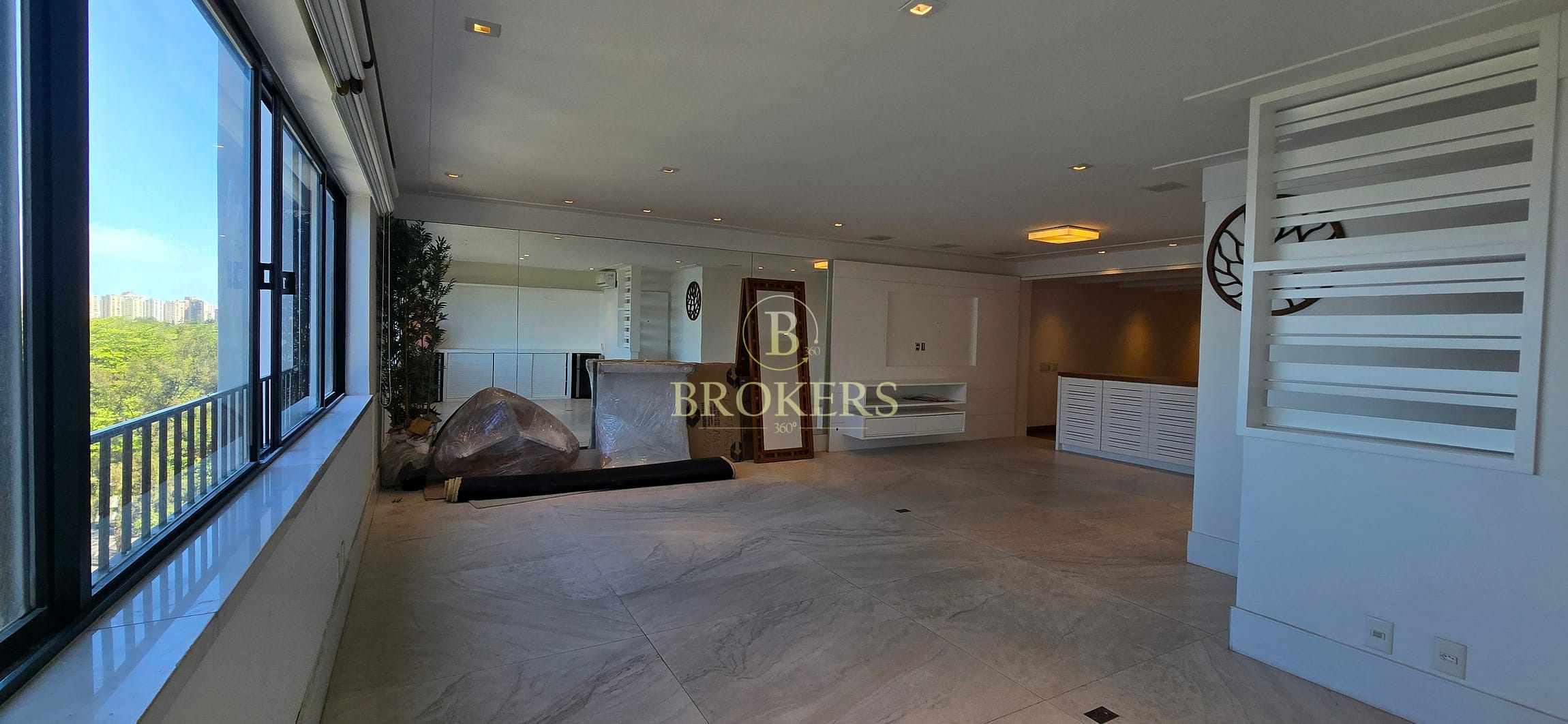 Apartamento com vista panorâmica para  a Lagoa à venda. Salão, 3 quartos, cozinha com dependências, 2 vagas. Entrar e morar!