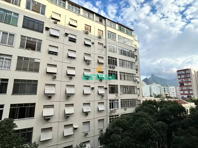 Apartamento 1 quarto e 1 banheiro, para alugar, no bairro Flamengo em Rio de Janeiro