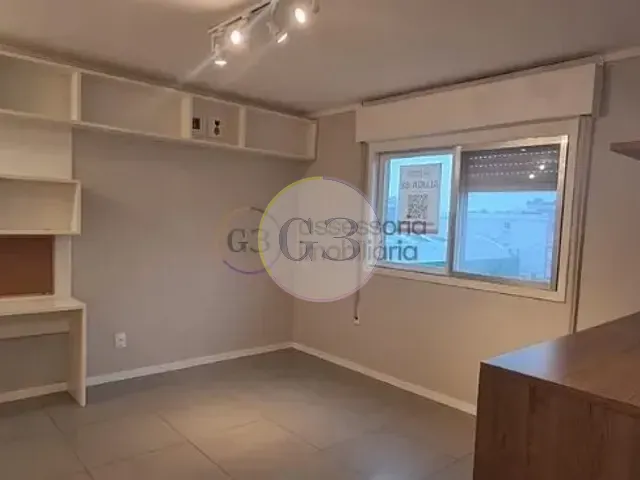 Apartamento 2 quartos e 1 banheiro, para alugar, no bairro Centro em Pelotas