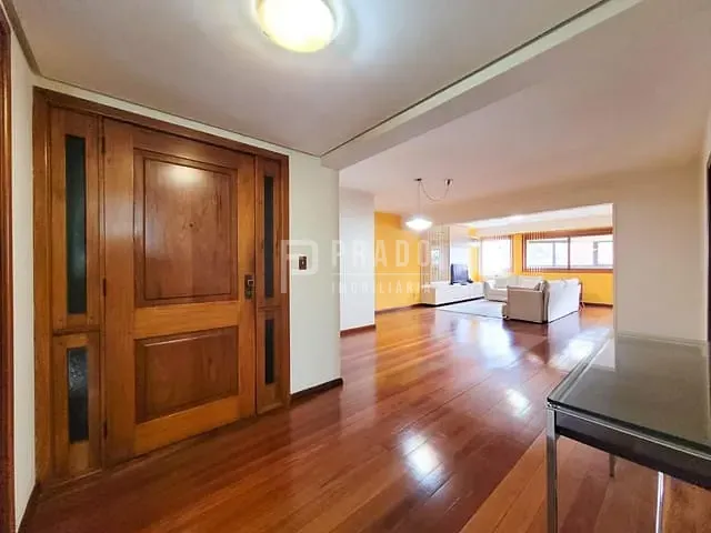 Apartamento com 243m² 4 quartos e 4 banheiros, à venda, no bairro Centro em Pelotas