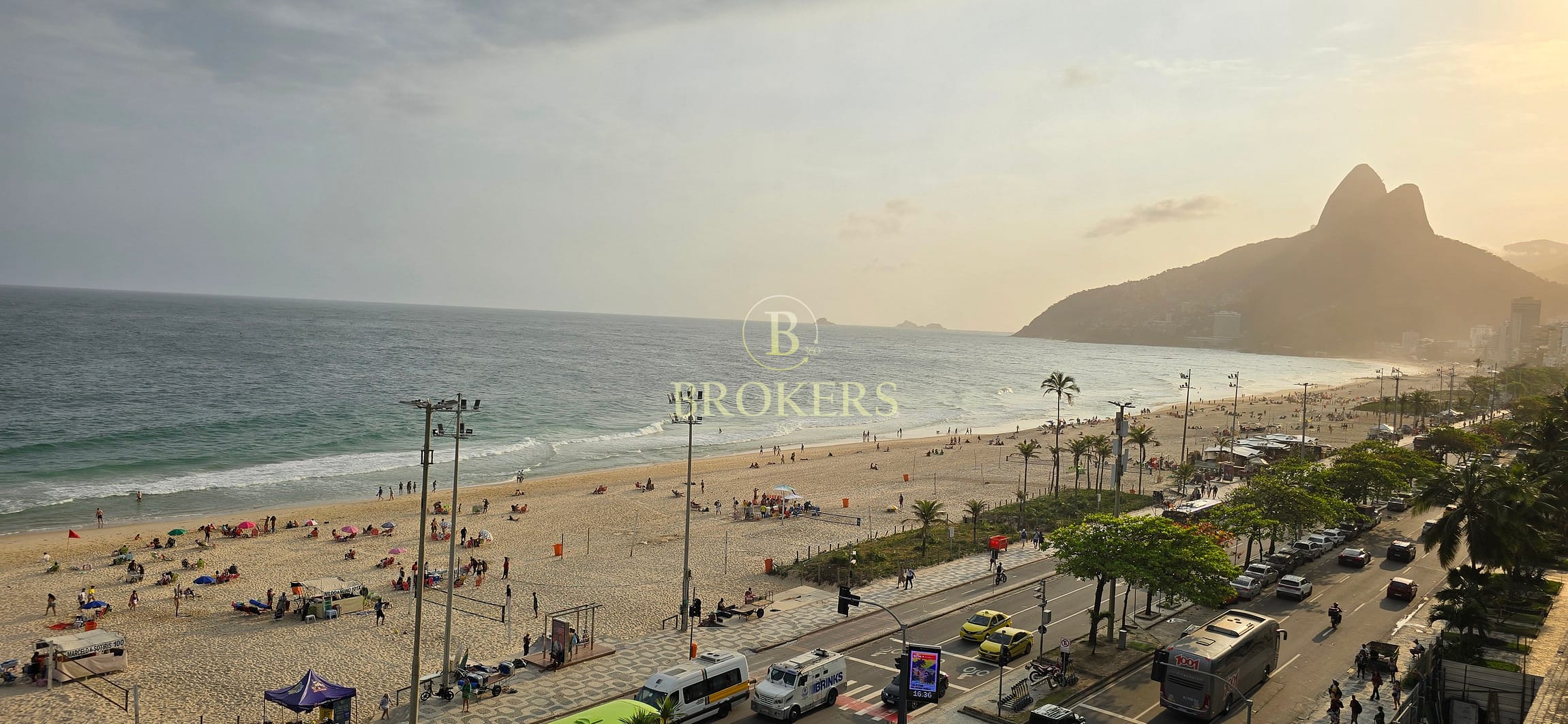 Apartamento espetacular a venda em Ipanema Luxo à Beira-Mar! Varanda integrada com a sala, 4 quartos, suíte master, 1 vaga.