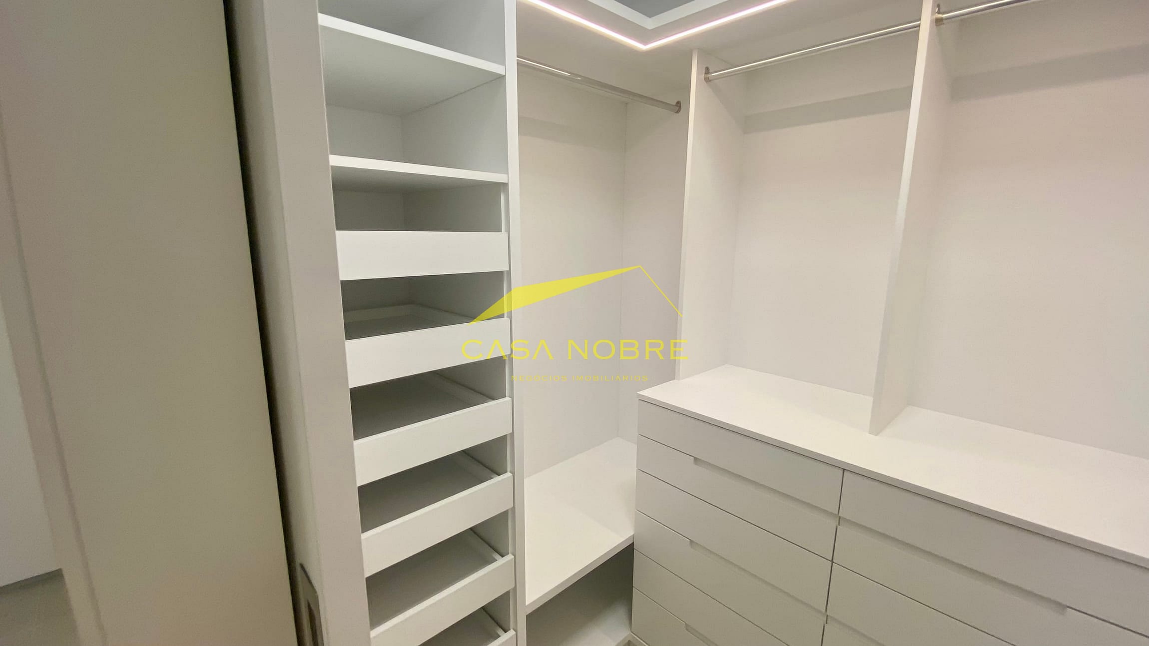 Apartamento para alugar com 3 quartos, 149m² - Foto 11