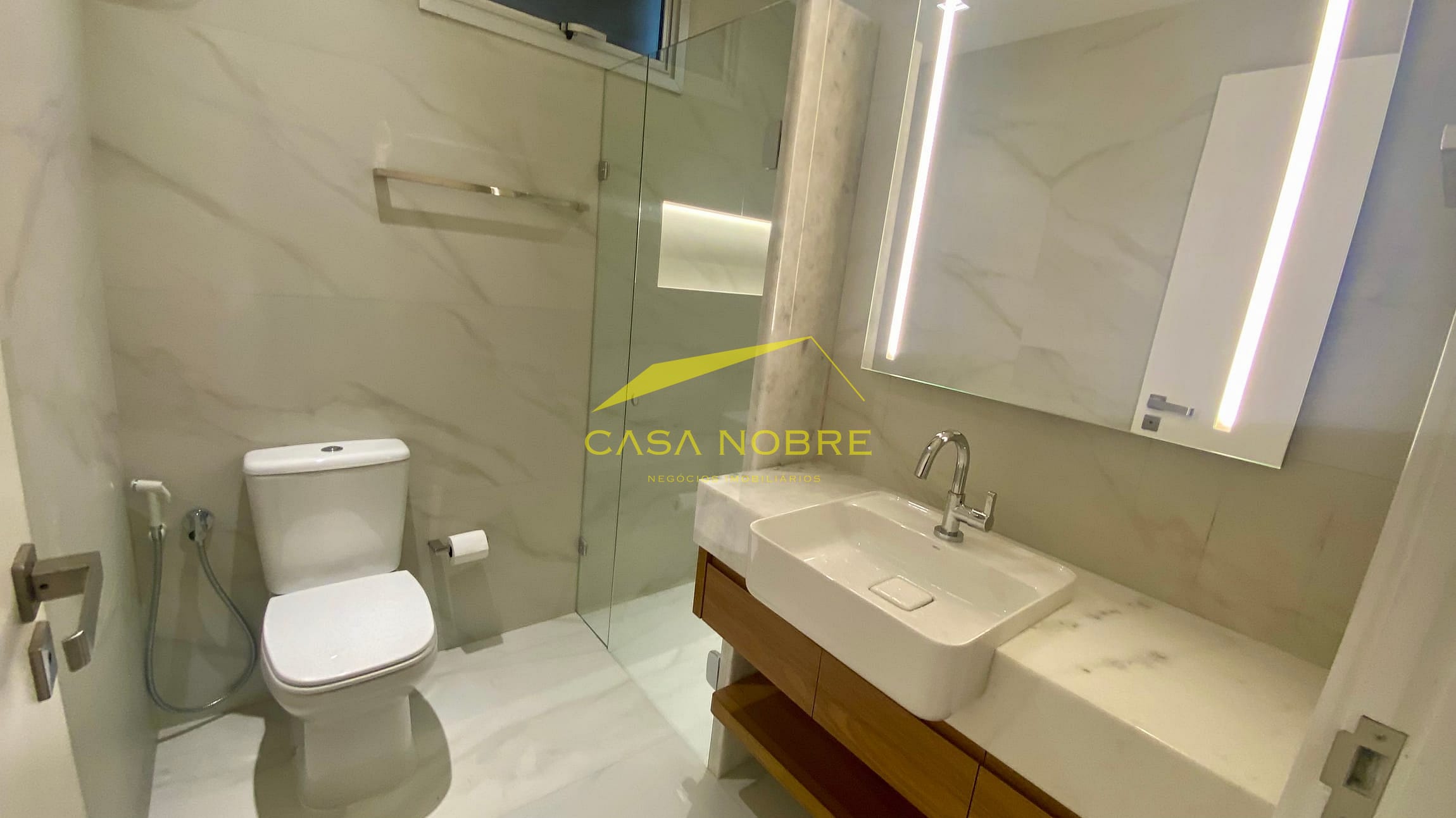 Apartamento para alugar com 3 quartos, 149m² - Foto 15