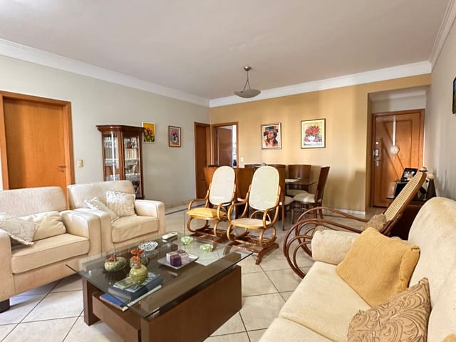 Apartamento com 210m² 3 quartos e 3 banheiros, à venda, no bairro Jardim das Américas em Cuiabá