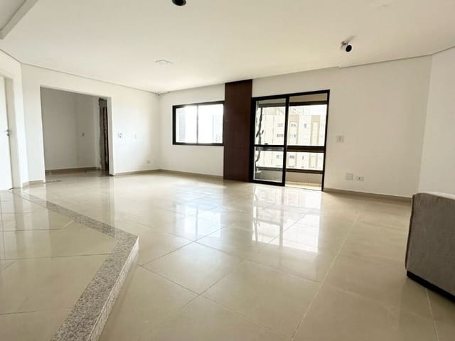 Apartamento com 390m² 4 quartos e 5 banheiros, à venda, no bairro Centro em Cambé