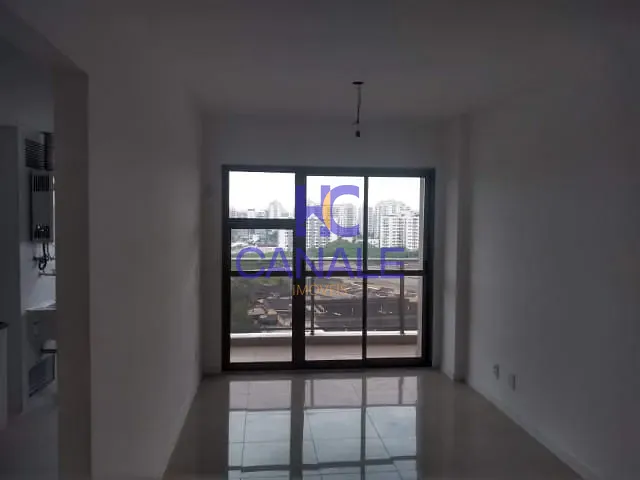 Apartamento com 65m² 2 quartos e 2 banheiros, para alugar, no bairro Barra Olímpica em Rio de Janeiro