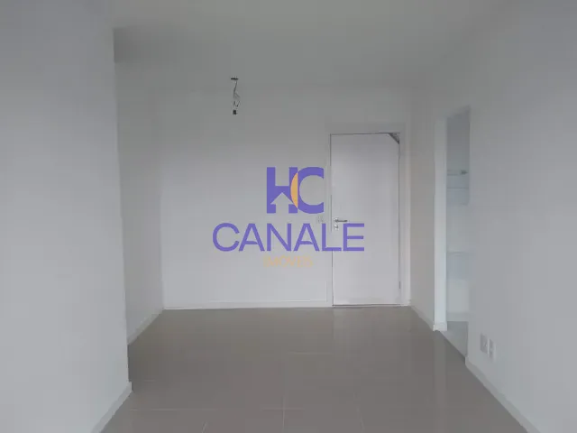 Apartamento com 65m² 2 quartos e 2 banheiros, para alugar, no bairro Barra Olímpica em Rio de Janeiro
