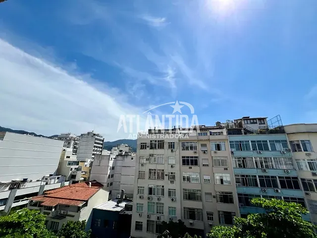 Apartamento com 95m² 3 quartos e 2 banheiros, à venda, no bairro Leblon em Rio de Janeiro