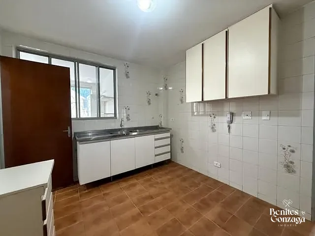 Apartamento 3 quartos e 3 banheiros, para alugar, no bairro Zona 07 em Maringá