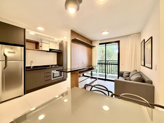 Apartamento 2 quartos e 1 banheiro, para alugar, no bairro Ecoville em Curitiba