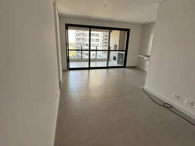 Apartamento com 10m² 3 quartos e 3 banheiros, à venda, no bairro Gleba Palhano em Londrina