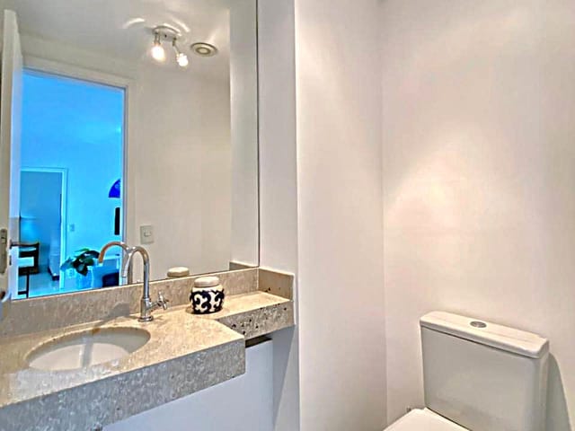Apartamento 1 quarto e 2 banheiros, para alugar, no bairro Cidade Monções em São Paulo