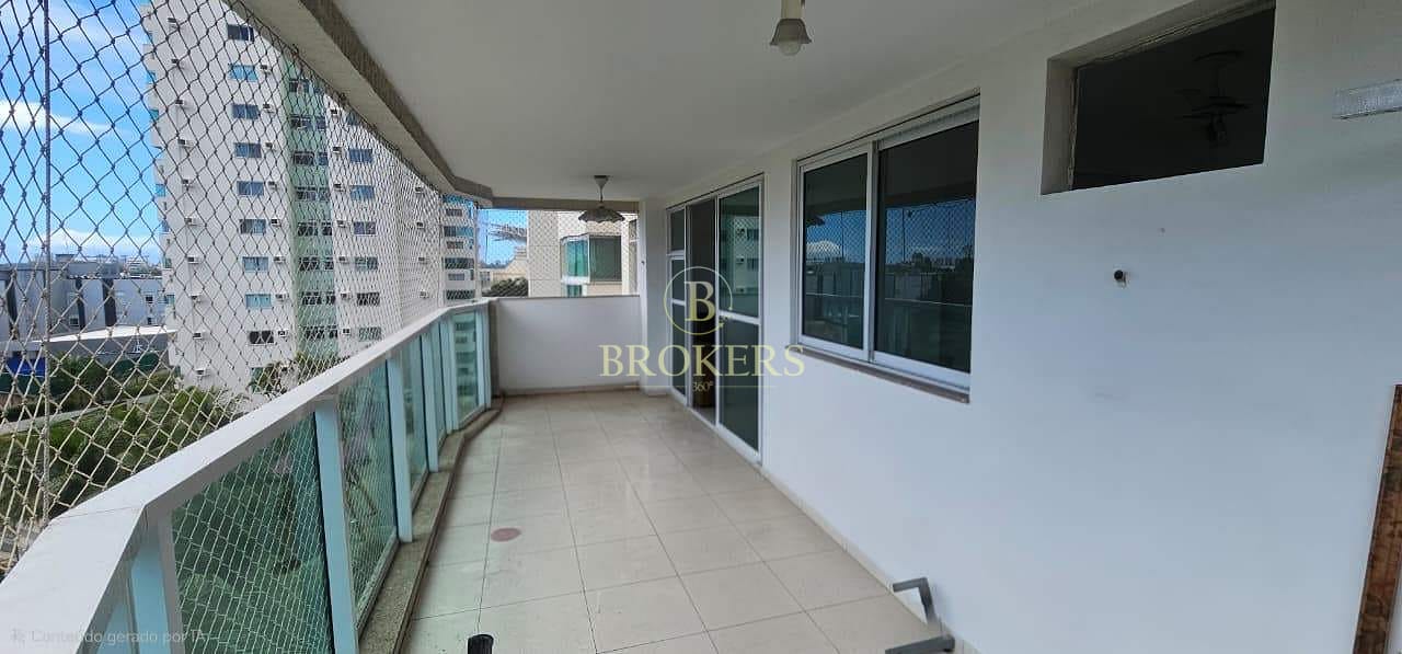 Oportunidade - Avenida Embaixador Abelardo Bueno - Barra Olímpica. Varanda, 2 quartos sendo 1 suíte, 1 banheiro social, cozinha americana. 1 vaga na escritura.