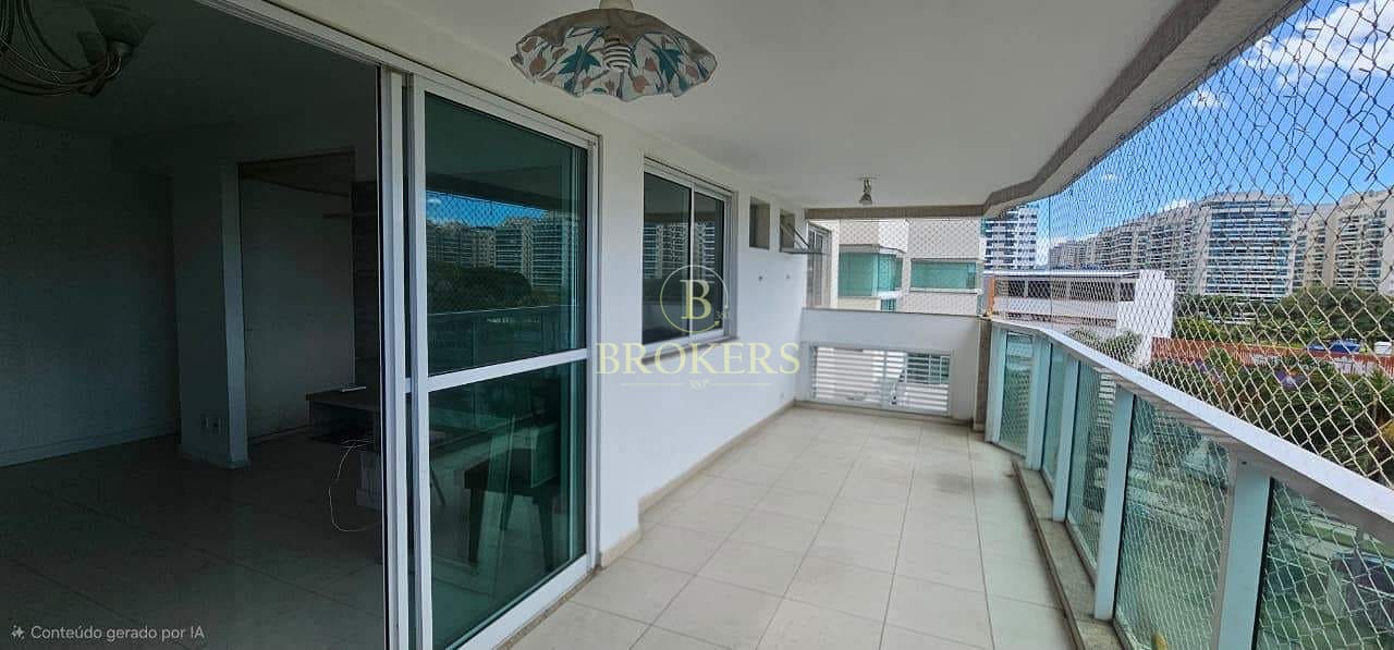 Oportunidade - Avenida Embaixador Abelardo Bueno - Barra Olímpica. Varanda, 2 quartos sendo 1 suíte, 1 banheiro social, cozinha americana. 1 vaga na escritura.